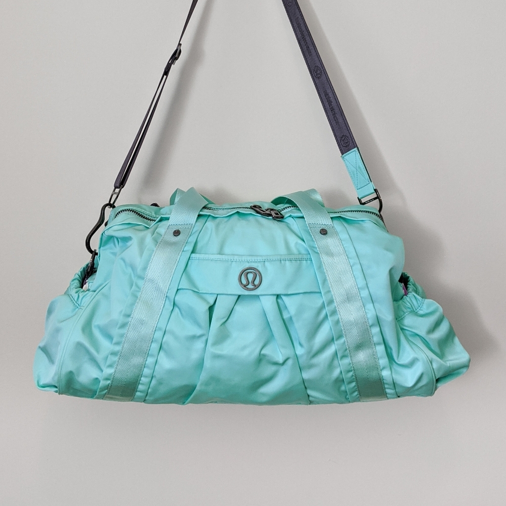 RARE Lululemon Endeavour Duffel Bag Aruba Blue